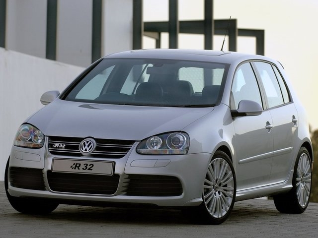 Golf R32